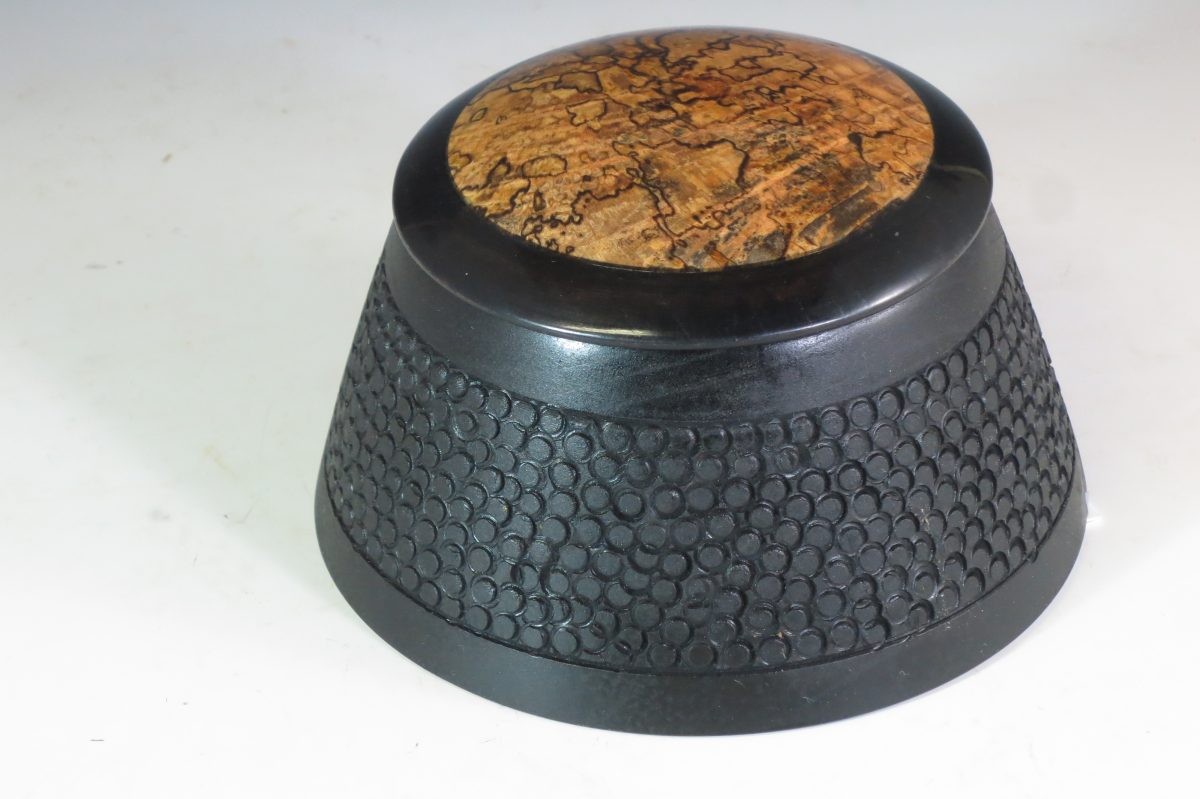668-D1057 Black Dot Lidded Box